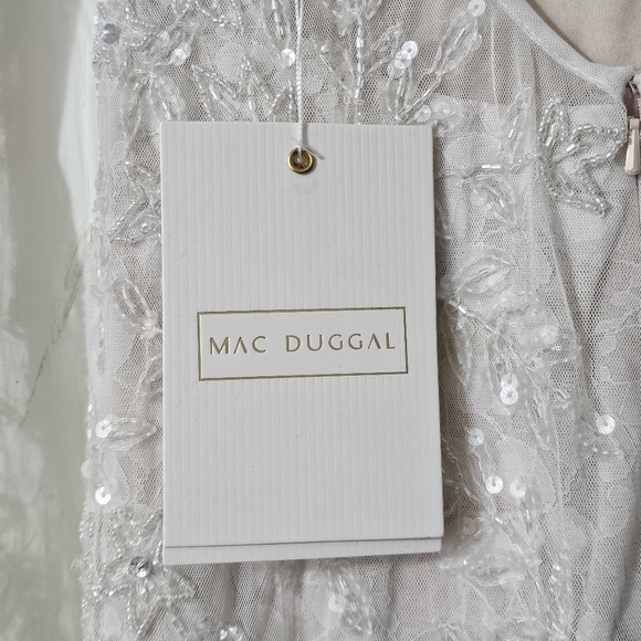 MAC DUGGAL Long Sleeve Foral Embellished White Wedding Gown Bridal Dress Size 4 - Picture 6 of 11
